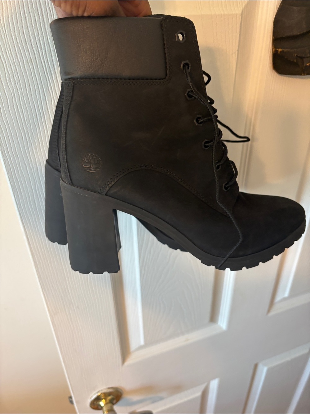 Timberland Black Lace-Up Chunky Heel Ankle Boots